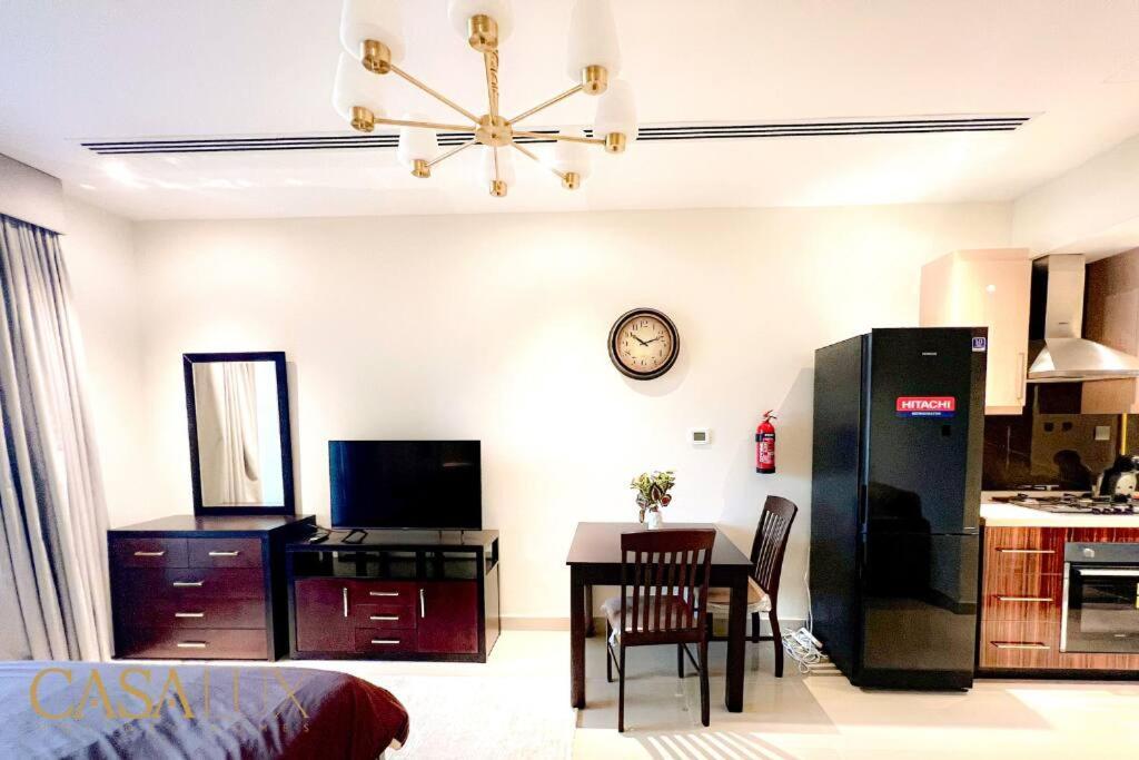 Lovely Big Studio W/ Burj Khalifa View In Downtown Dubai Exteriör bild