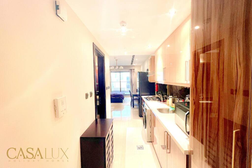Lovely Big Studio W/ Burj Khalifa View In Downtown Dubai Exteriör bild